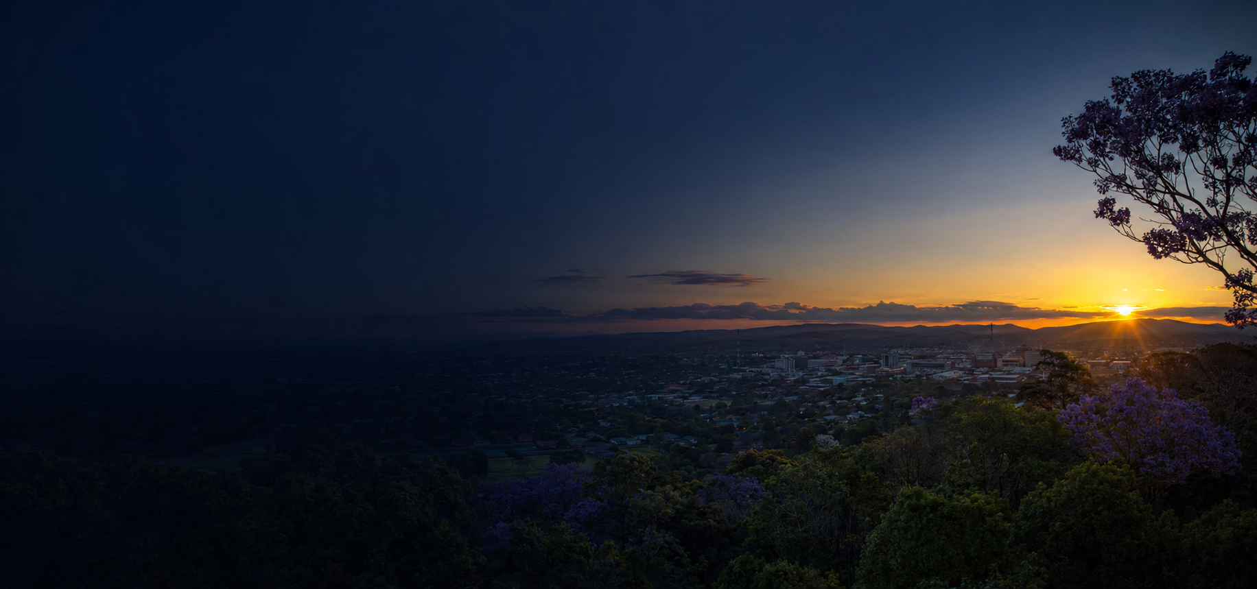 Toowoomba at sunset, overlooking the city and the Great Dividing Range